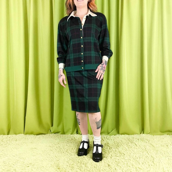 80s Vintage Navy Blue and Green Plaid 2 Piece Collared Skirt Set - Picture 1 of 5